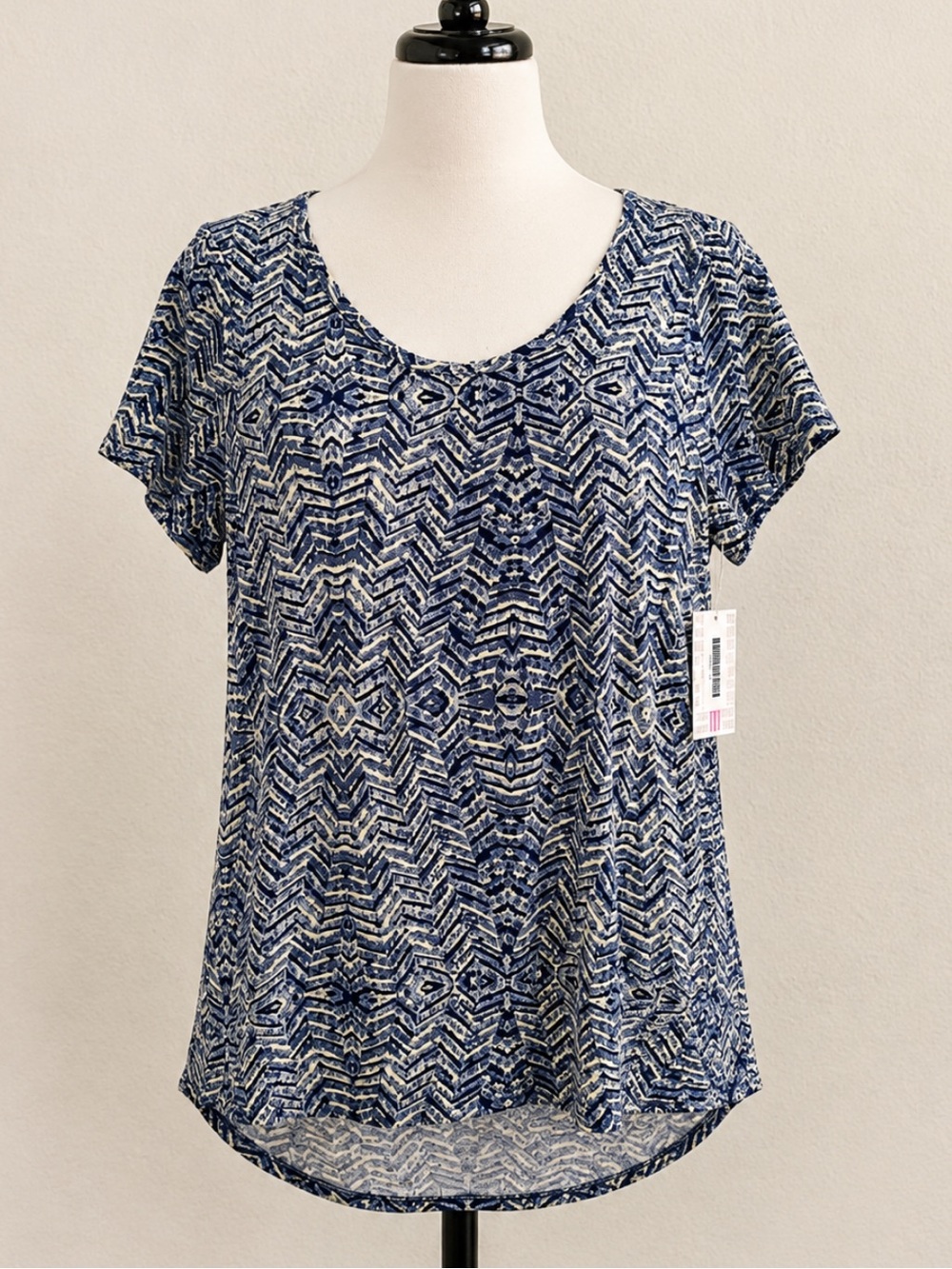 LuLaRoe Classic T NWT Navy and Yellow Short Sleeve Patterned Top Size M
